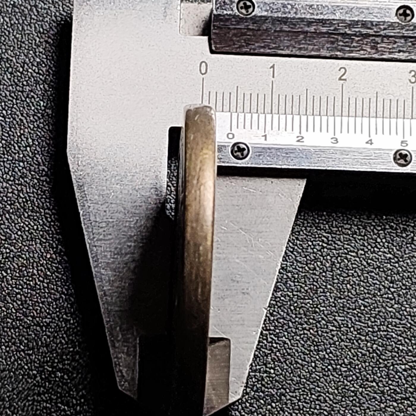 泉币菌-第134场-精品福利场 日本回流 字体稀奇古怪 自定义 43.6×4.1mm