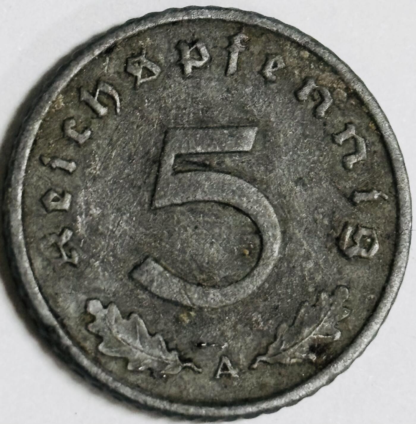 文馨钱币收藏第 282 场，【 长期接收代拍品】，加拿大老铜代用币，银币，德三系列场 极美品 1942 年德三帝国 5 芬尼锌币 A 标，锌币保存不易，品相佳，收藏不错