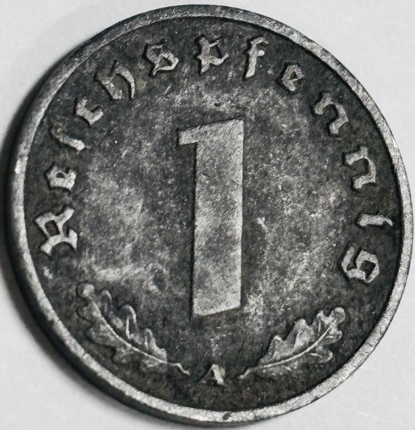 文馨钱币收藏第 282 场，【 长期接收代拍品】，加拿大老铜代用币，银币，德三系列场 极美品 1943 年德三帝国 1 芬尼锌币 A 标，锌币保存不错，收藏不错