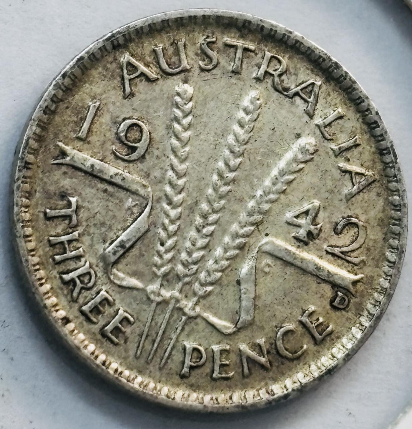 文馨钱币收藏第 282 场，【 长期接收代拍品】，加拿大老铜代用币，银币，德三系列场 极美品 1942 年英属澳大利亚乔治六世 3 便士银币 D 厂，第一版 925 高银