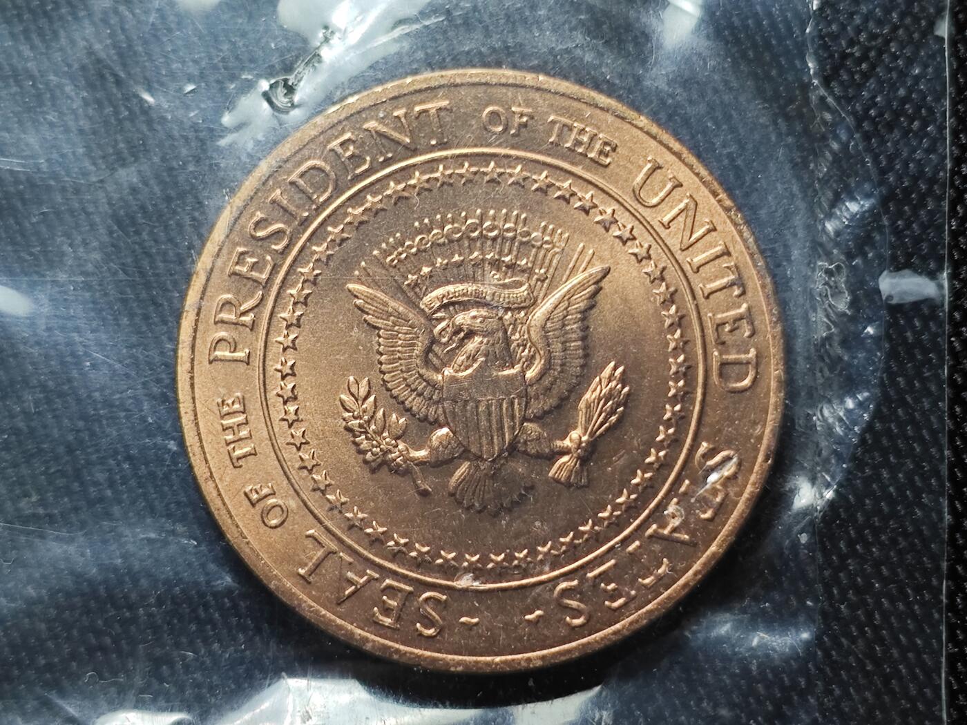 KK钱币收藏小铺 （套币 好品/批量散币 银币）专场  2月预留时间 周末发货   美国白宫纪念铜章 原封