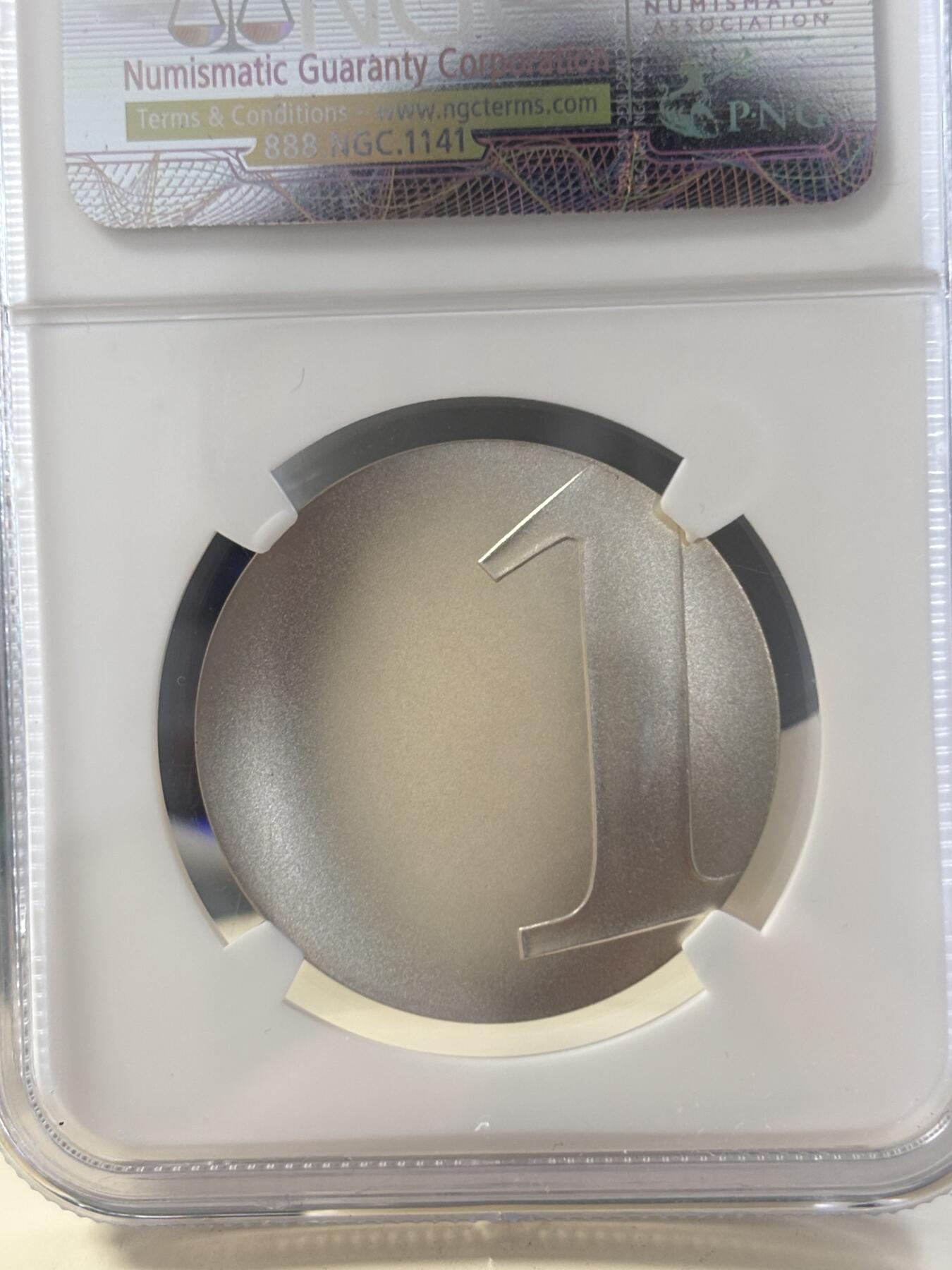 第182期拍卖 获奖币法国2001年最后的法郎波浪形曲面纪念银币NGC-PF68,17.77克，980银，