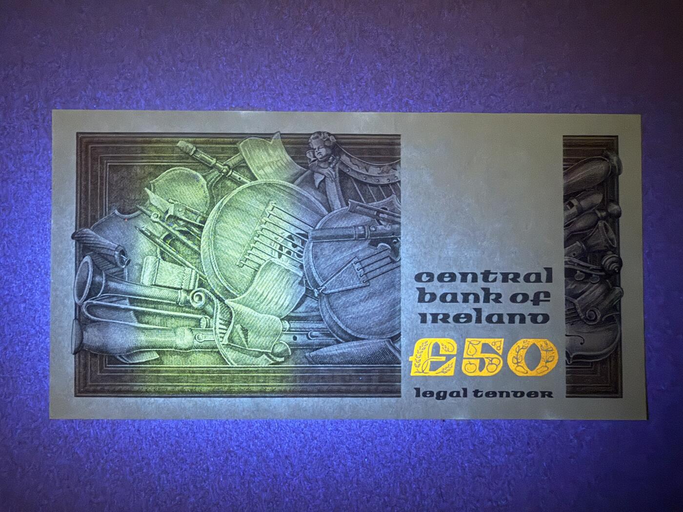 《艾美收藏》第221期-11.23周日黄金场精品荟萃 爱尔兰50镑 UNC 1982年 爱尔兰盲人竖琴师奥卡罗兰 原票好品 仅边缘轻微荧光