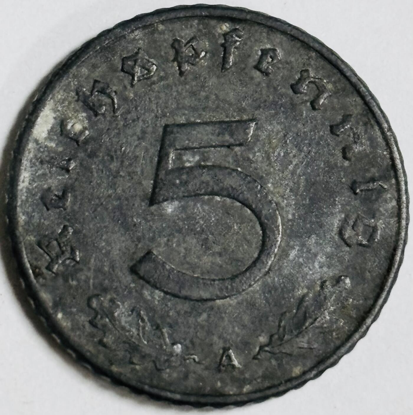 文馨钱币收藏第 282 场，【 长期接收代拍品】，加拿大老铜代用币，银币，德三系列场 极美品 1942 年德三帝国 5 芬尼锌币 A 标，锌币保存不错，收藏不错