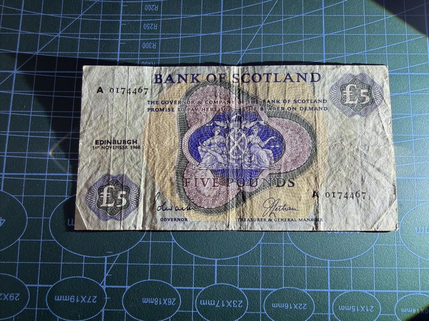 【炜奕收藏】，第五十一期 1968年苏格兰银行5镑，品相如图，A冠