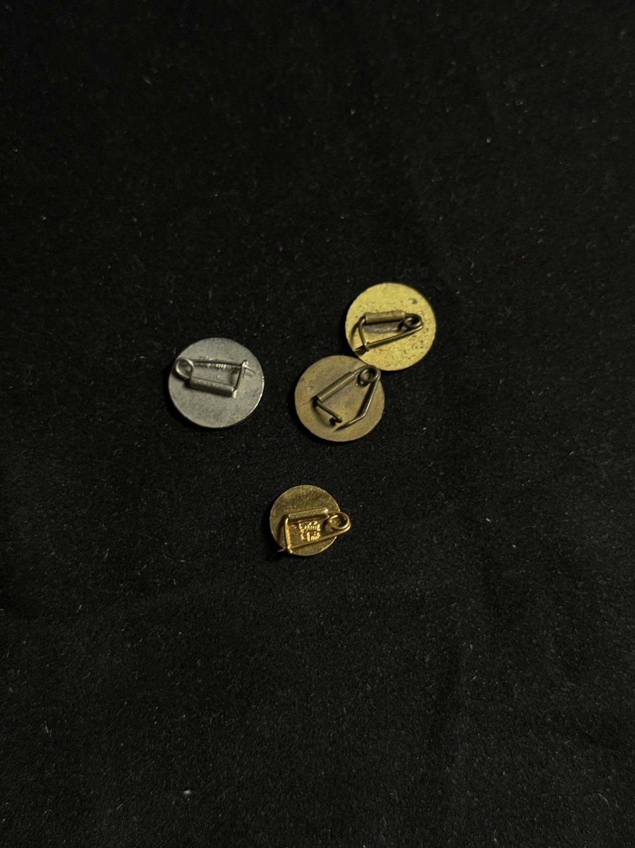 戎马世界章牌大赏第108期 日本红十字会小证章一组