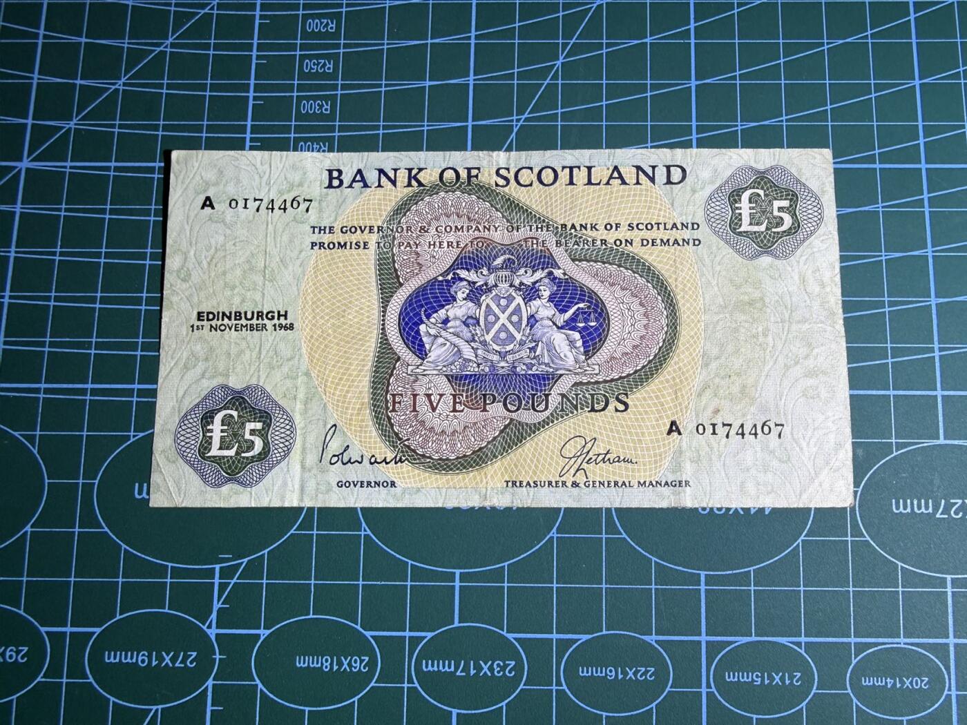 【炜奕收藏】，第五十一期 1968年苏格兰银行5镑，品相如图，A冠