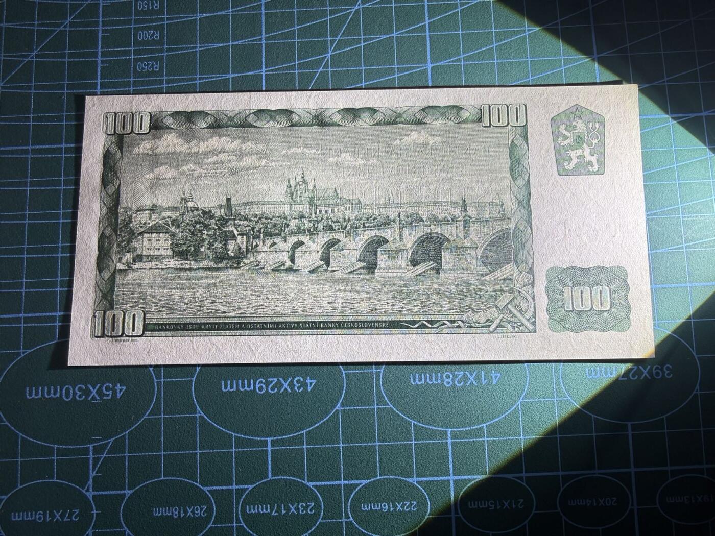 【炜奕收藏】，第五十一期 1961年捷克斯洛伐克100克朗，UNC品相，号码无47，贴票版