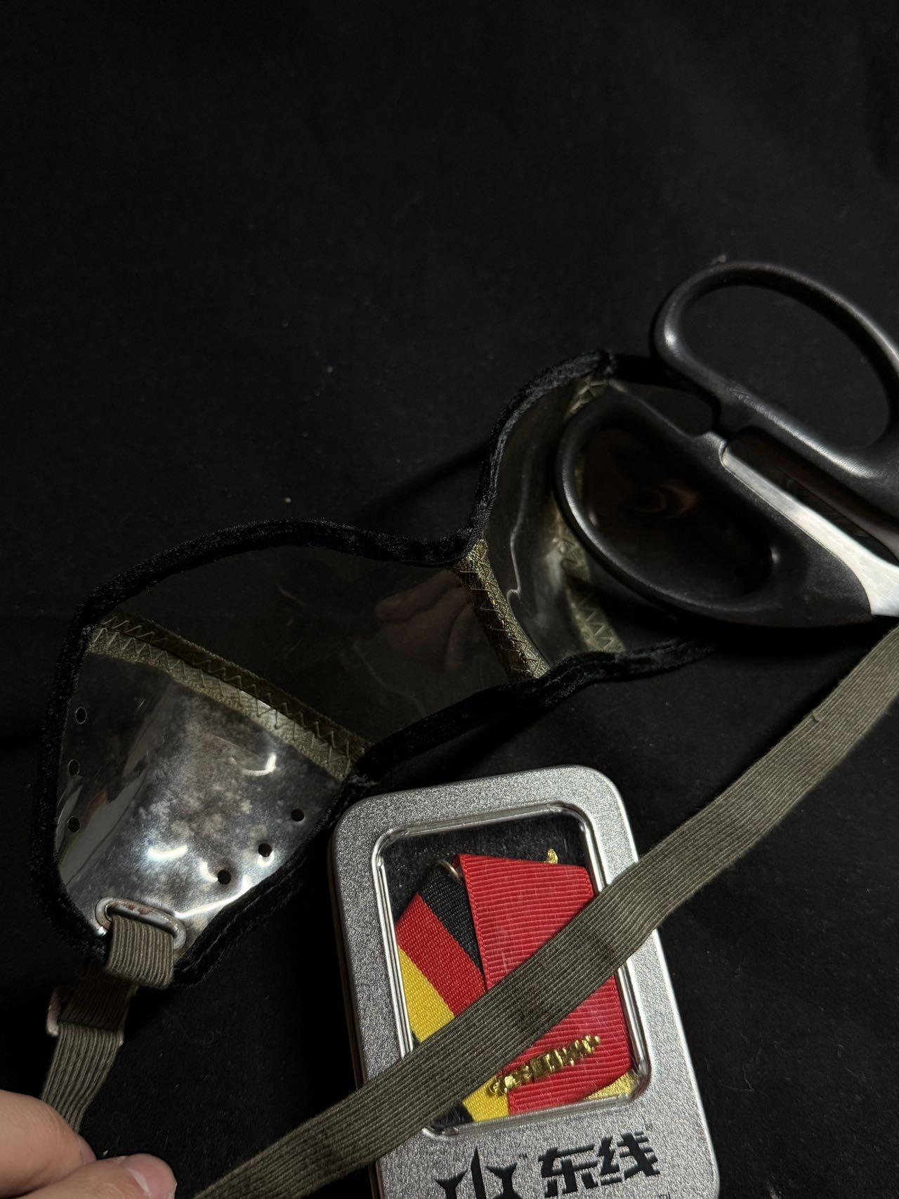 戎马世界章牌大赏第108期 德国原品M42风镜（详细见介绍）与东线复刻的一级劳动旗帜勋章