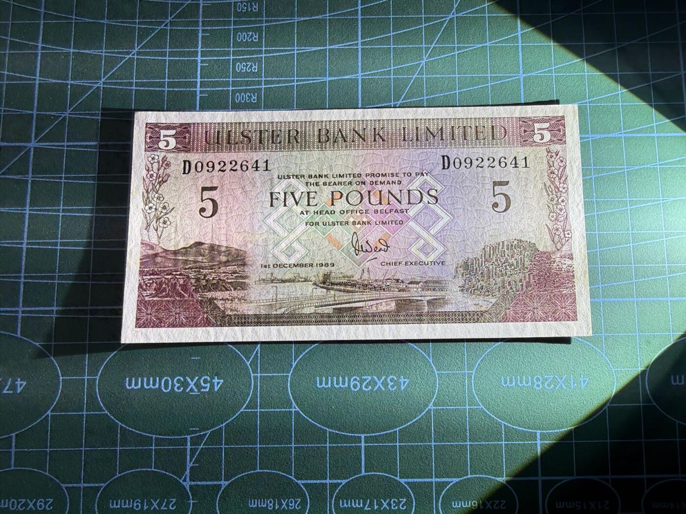 【炜奕收藏】，第五十一期 1989年北爱尔兰阿尔斯特银行5镑，UNC-品相，边缘潮斑