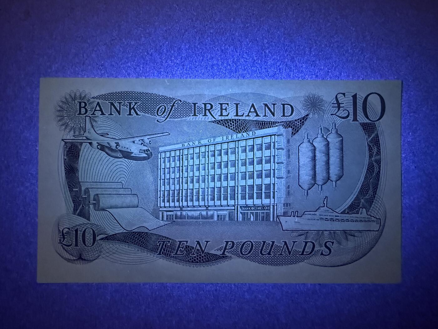 《艾美收藏》第221期-11.23周日黄金场精品荟萃 北爱尔兰10镑 UNC 1985年 爱尔兰银行早期版本 无4双尾