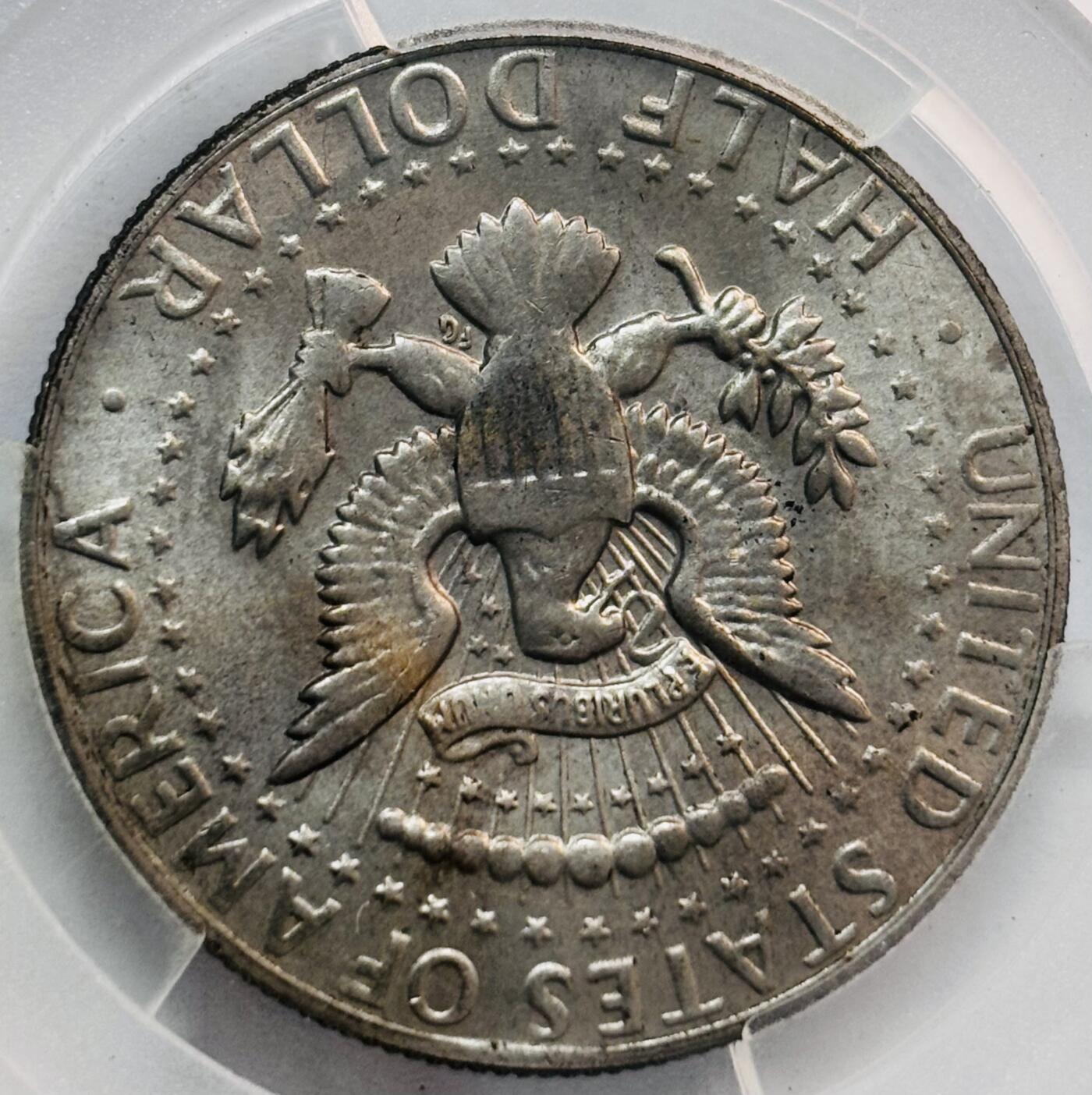 文馨钱币收藏第 282 场，【 长期接收代拍品】，加拿大老铜代用币，银币，德三系列场 金盾评级 MS62 分，1965 年美国肯尼迪半美元银币，盒子有点伤