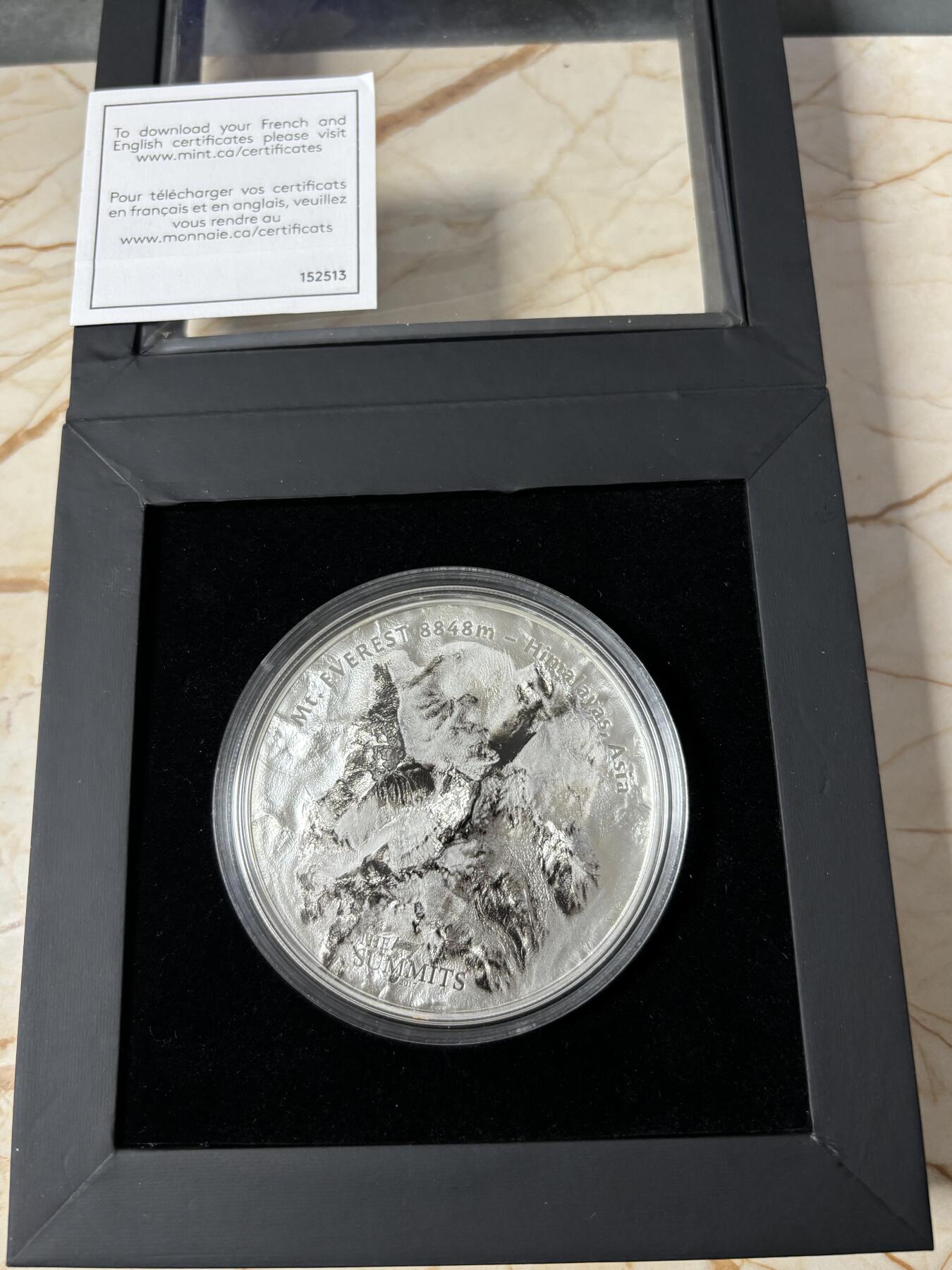 第183期拍卖 获奖库克2017年七大峰系列珠峰5盎司高浮雕银币，999银，发行777枚