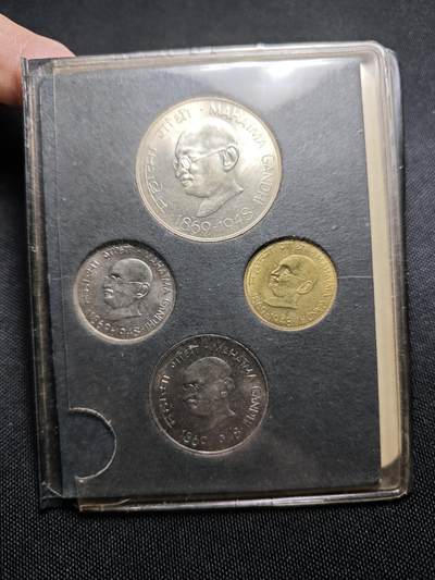 KK钱币收藏小铺 （套币 好品/批量散币 银币）专场  2月预留时间 周末发货 -  1948印度大小面值清年 甘地纪念套币 带一枚银币 官方原套册 册坏了