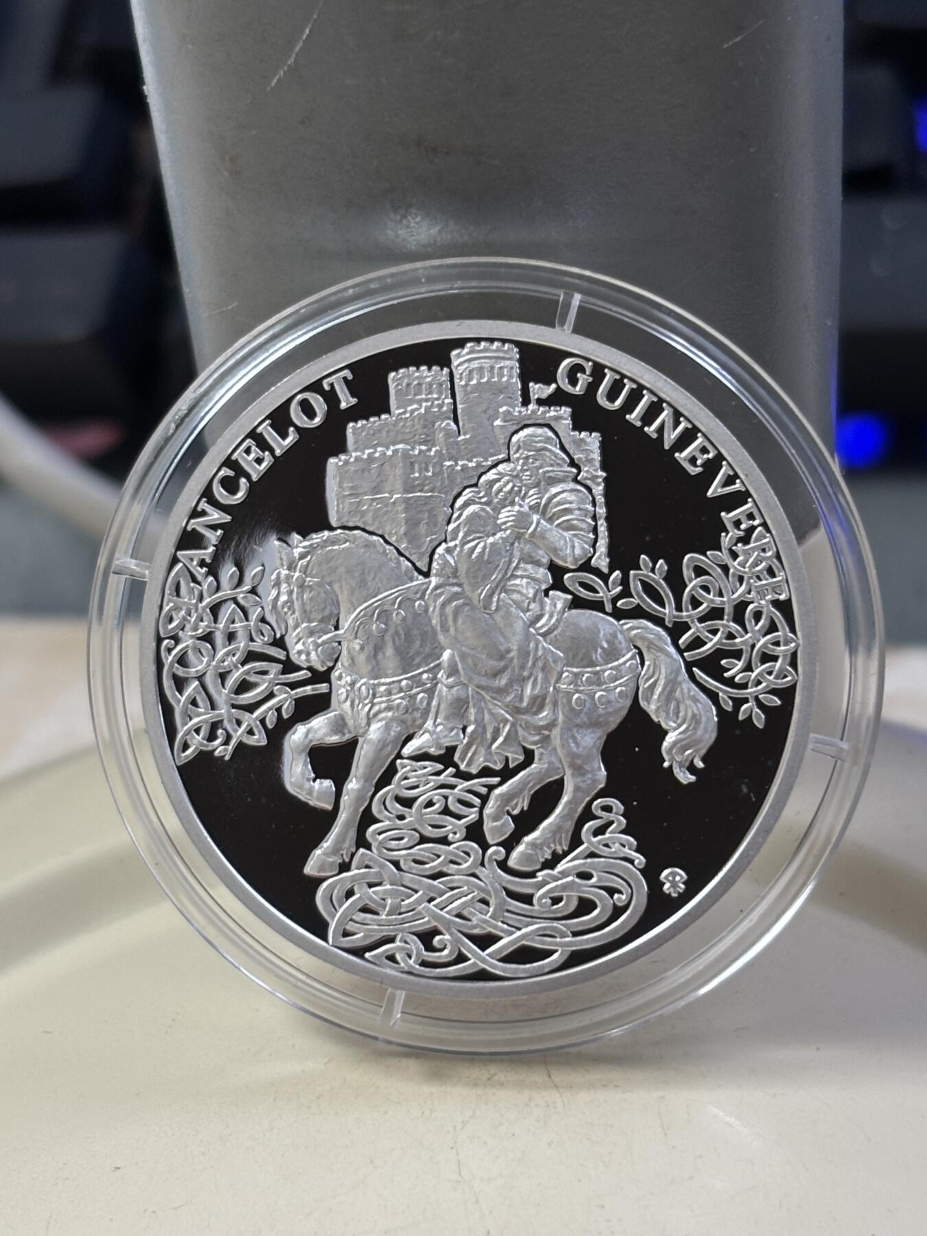 第182期拍卖 纽埃2021年兰斯洛特和吉尼维尔亚瑟王传奇纪念银币，999银，发行1000枚