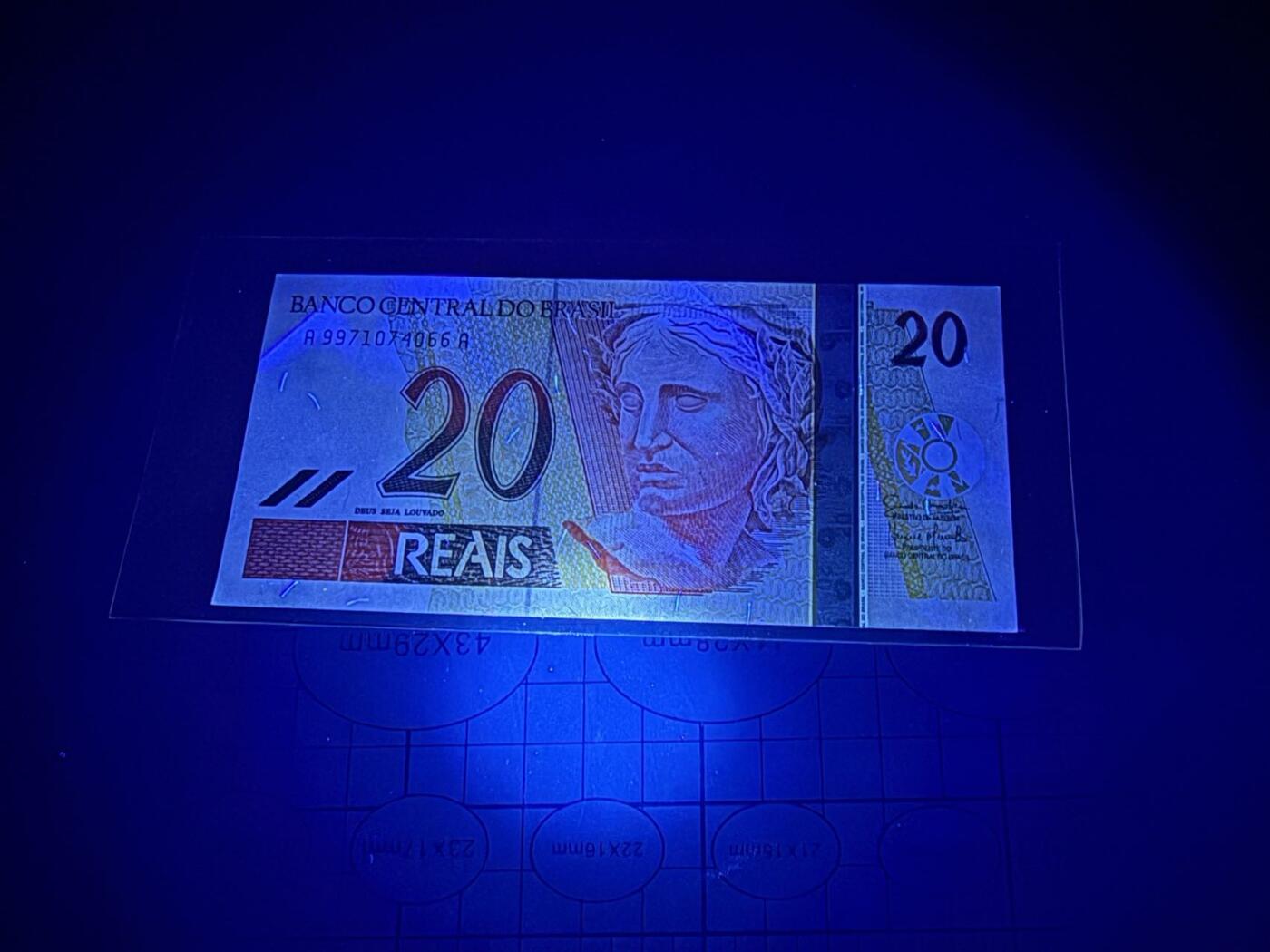 【炜奕收藏】，第五十一期 巴西倒二版20雷亚尔，品相如图