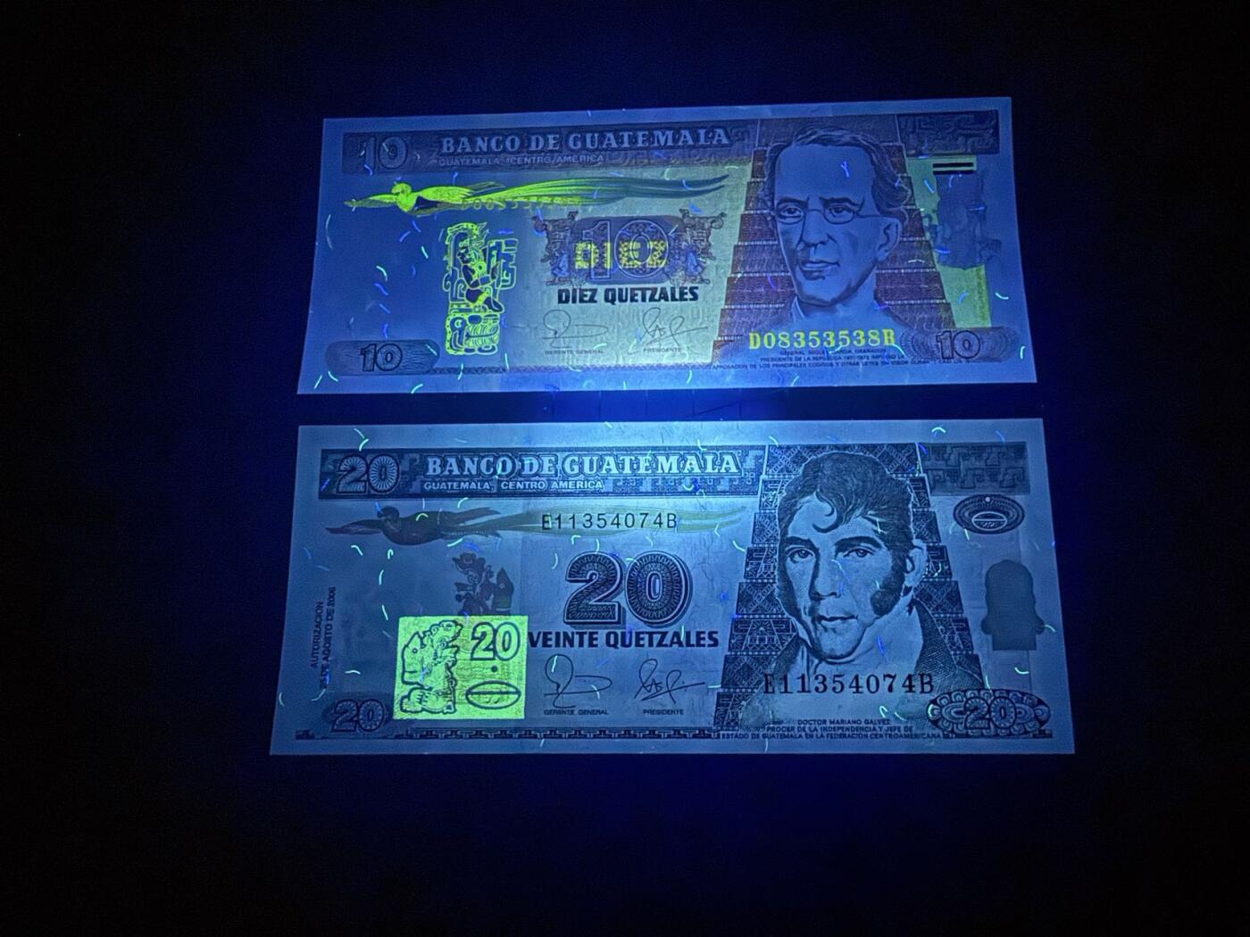 【炜奕收藏】，第五十一期 2006年危地马拉10&20格查尔，UNC品相，包含一张无47小雷达号