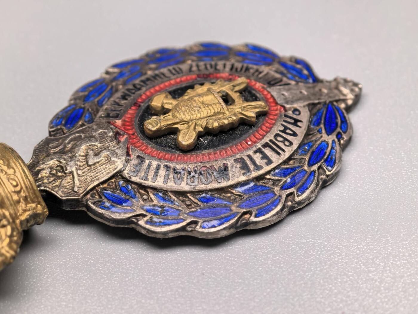 小驴勋章奖章收藏11月22日周六晚六点拍卖（珍爱和平，收藏战争，铭记历史，勿忘国耻，忠党爱国。有偿代拍，送拍规则在简介最后，参拍须阅读规则后再参拍，关系到运费包装发货时效真假辨别等关键信息，拍卖时不再发原图，看大图店主微信码在拍卖店铺介绍里） 比利时金级劳工奖章