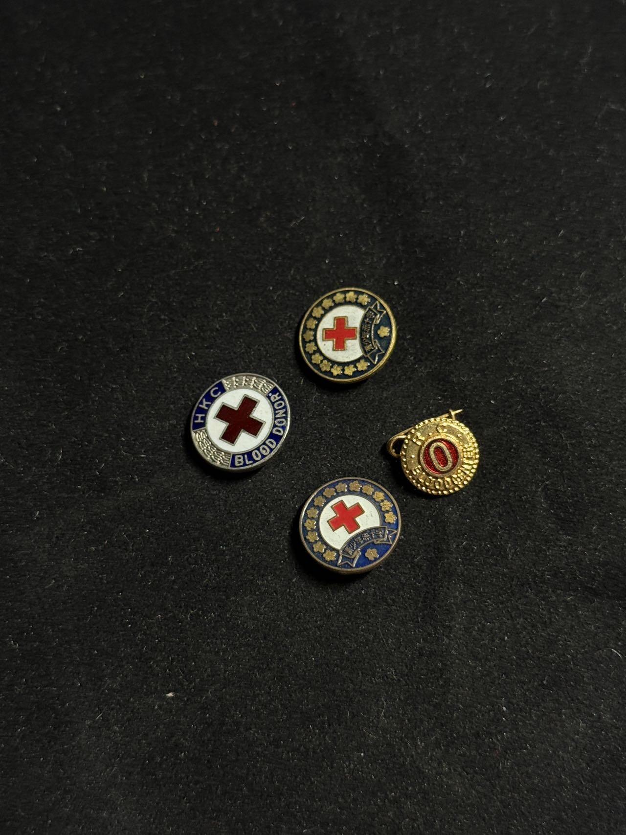 戎马世界章牌大赏第108期 日本红十字会小证章一组