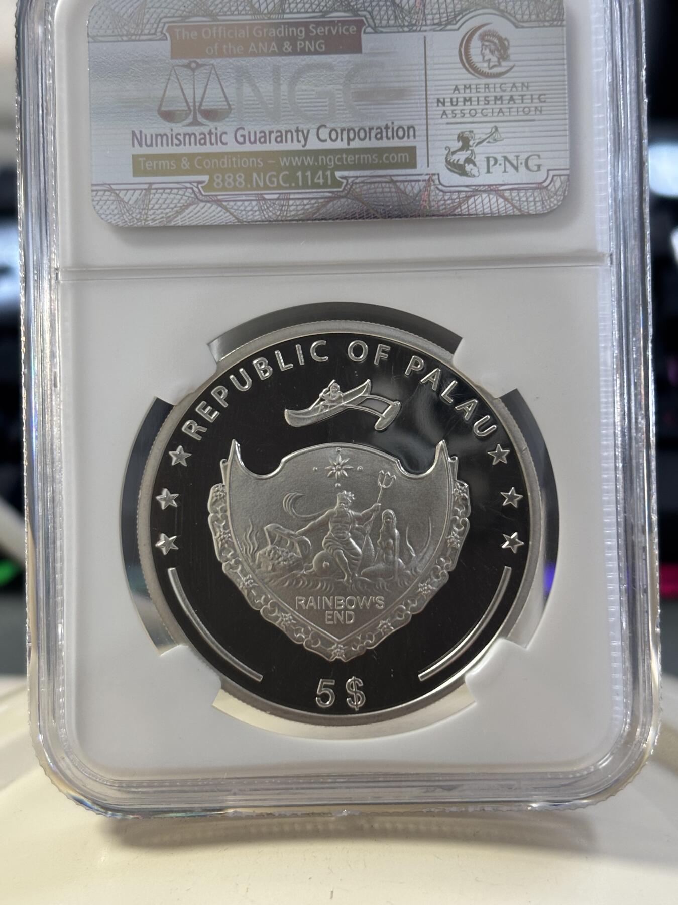 第182期拍卖 帕劳2013年镶嵌实物四叶草精制银币NGC-PF69,1盎司，999银