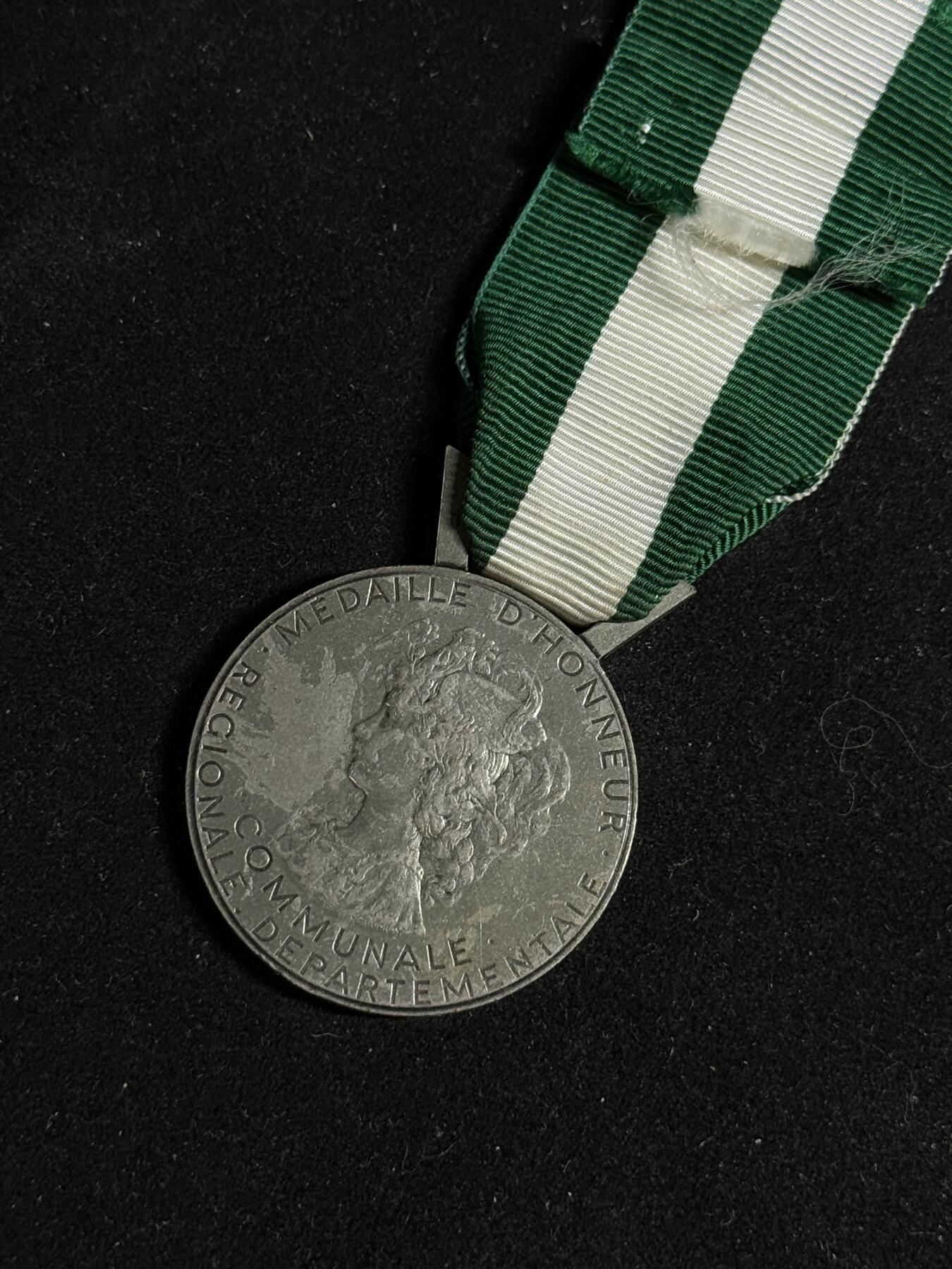 戎马世界章牌大赏第108期 法国地方银级嘉奖