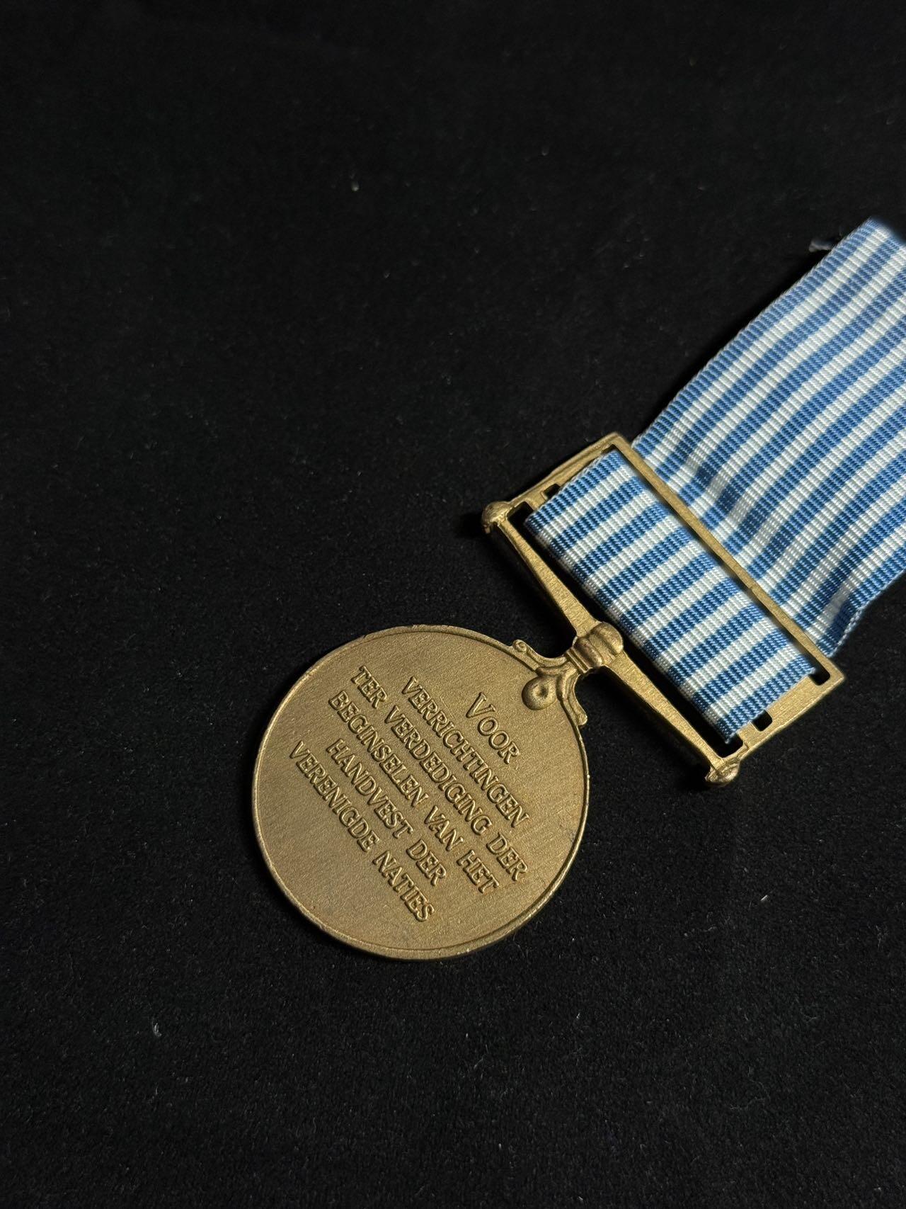 戎马世界章牌大赏第108期 联合国韩战奖章，荷兰语版，少见