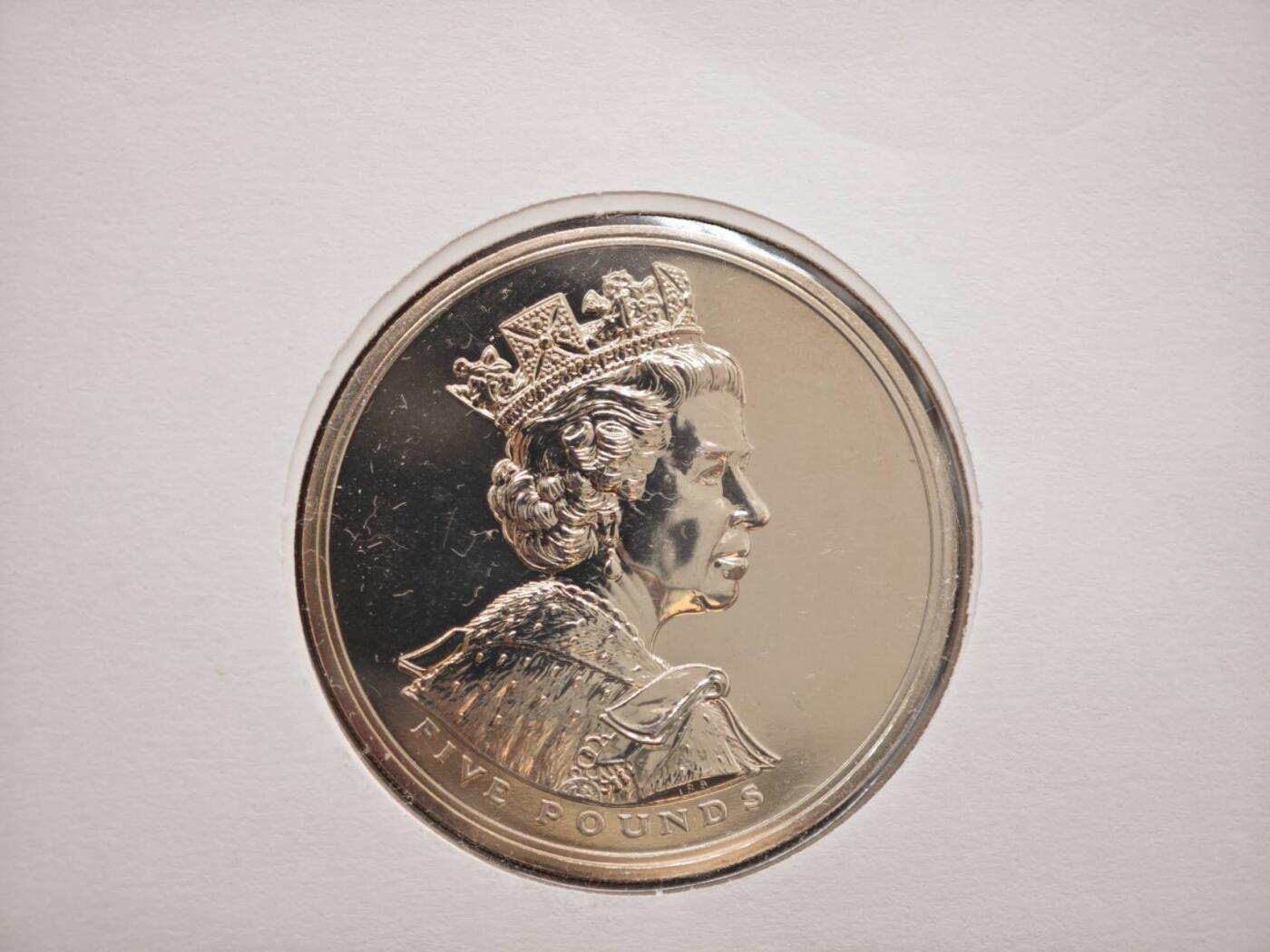 【淘币小摊】限时拍第八百零七拍  克朗币邮币封场  满百包邮可预留两周  周一统一发货   英国2002年女王登基金禧5镑纪念币邮币封