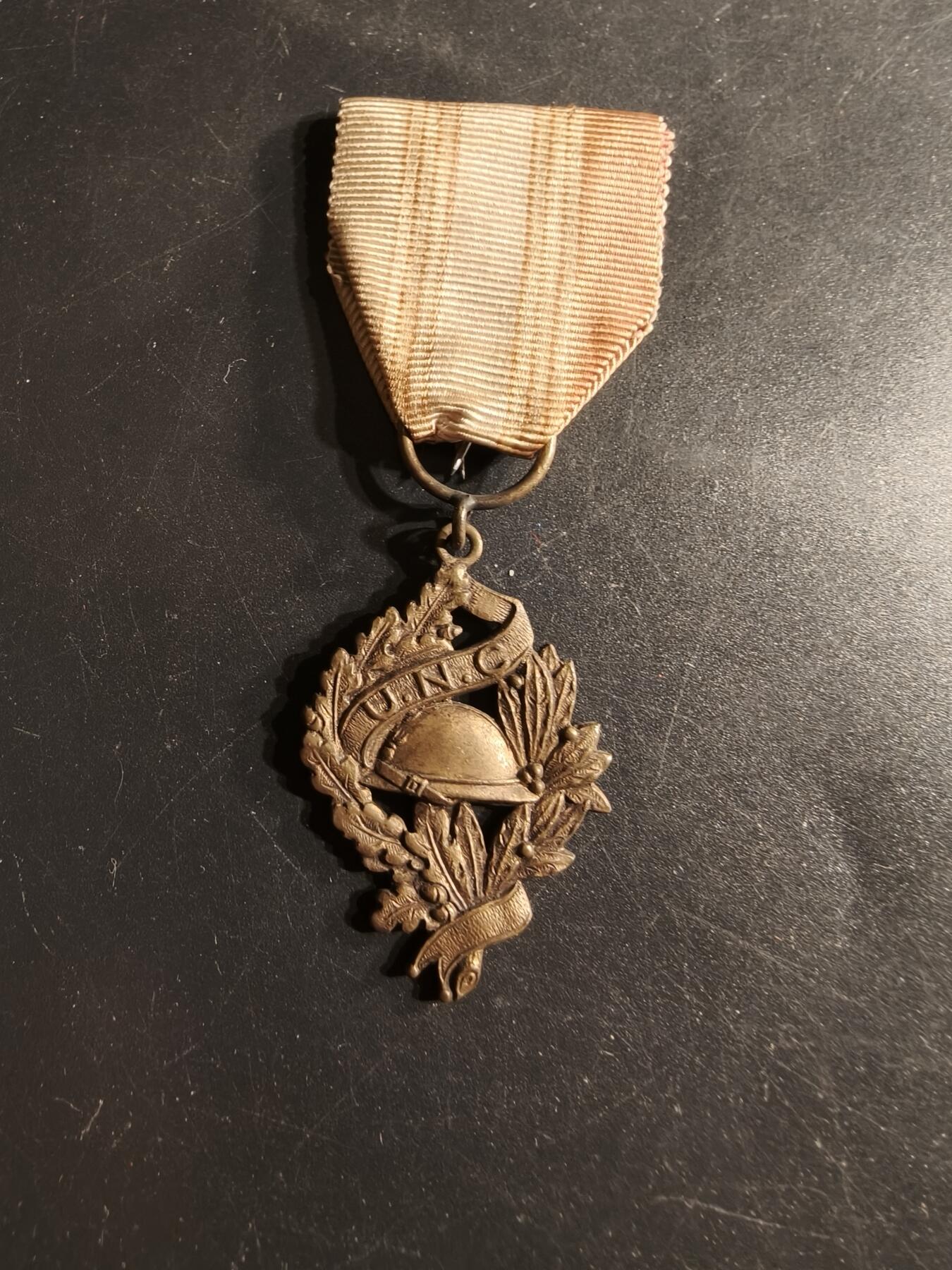 老王徽章第165期  法国一战UNC老兵协会奖章