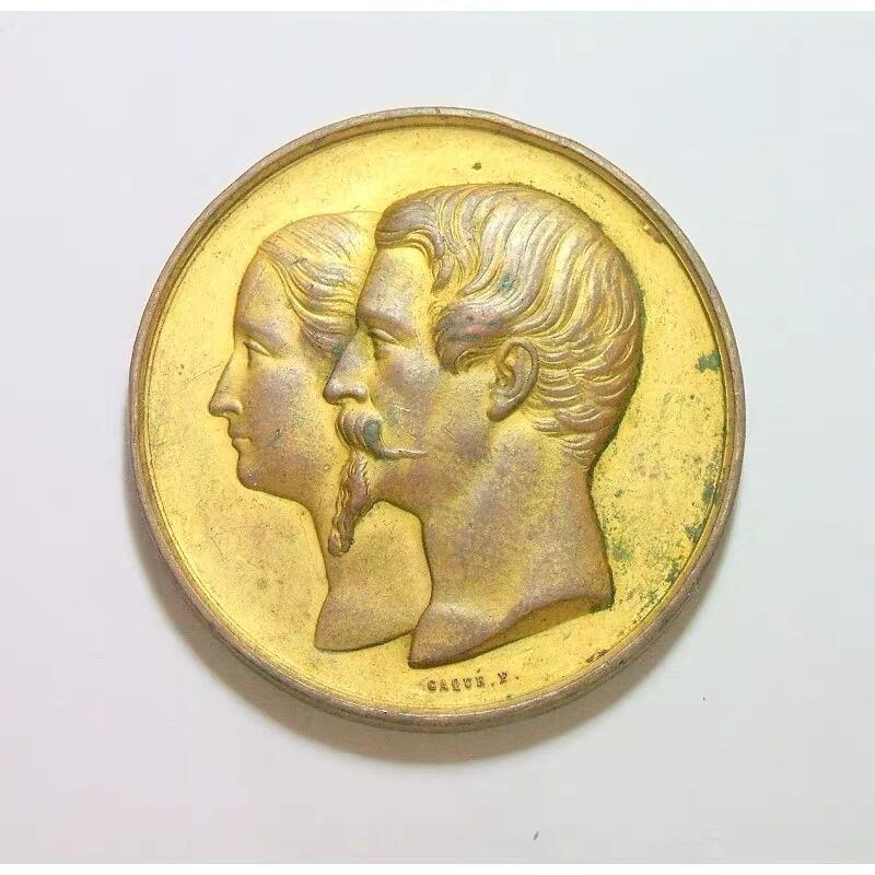 【旋风钱币】12月6日19:00准时开拍 精美欧洲币章、银币银章、第三帝国钱币等 全场包邮！ 法国1850年前后 拿破仑三世与皇后高浮雕精制大镀金章 40MM