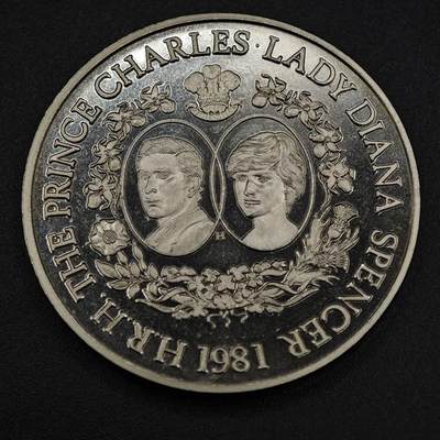 【淘币小摊】限时拍第八百零七拍  克朗币邮币封场  满百包邮可预留两周  周一统一发货  -  戴安娜王妃1981年大婚纪念章