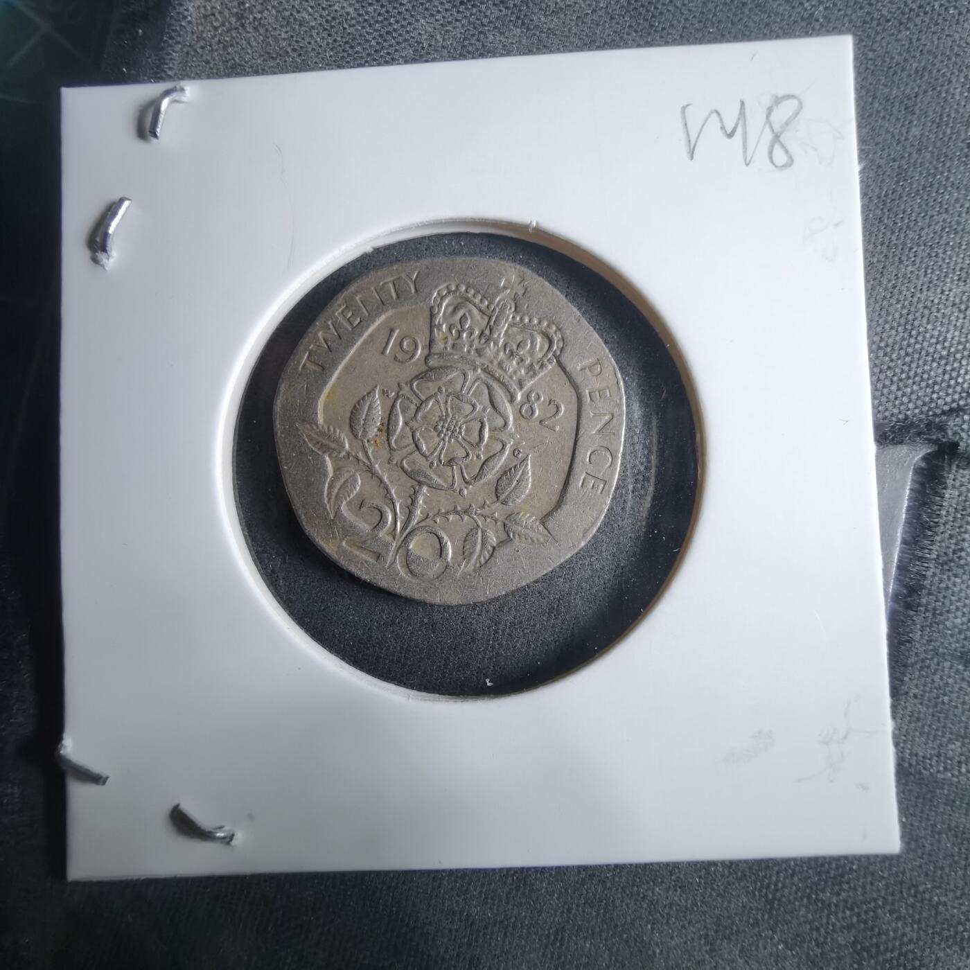 沼泽如烟--第912场 英国1982年20便士