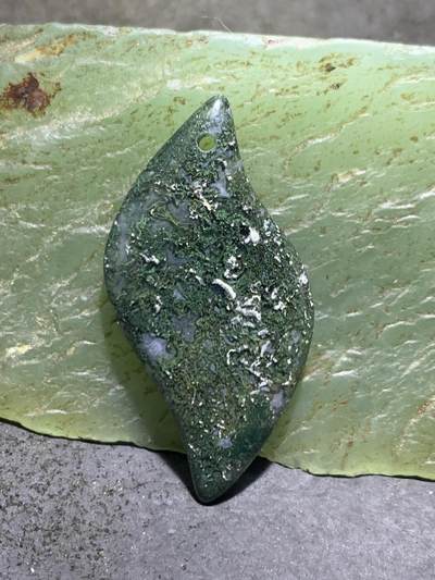 冰透高润度水草玛瑙通货吊坠一个， - 冰透高润度水草玛瑙通货吊坠一个，