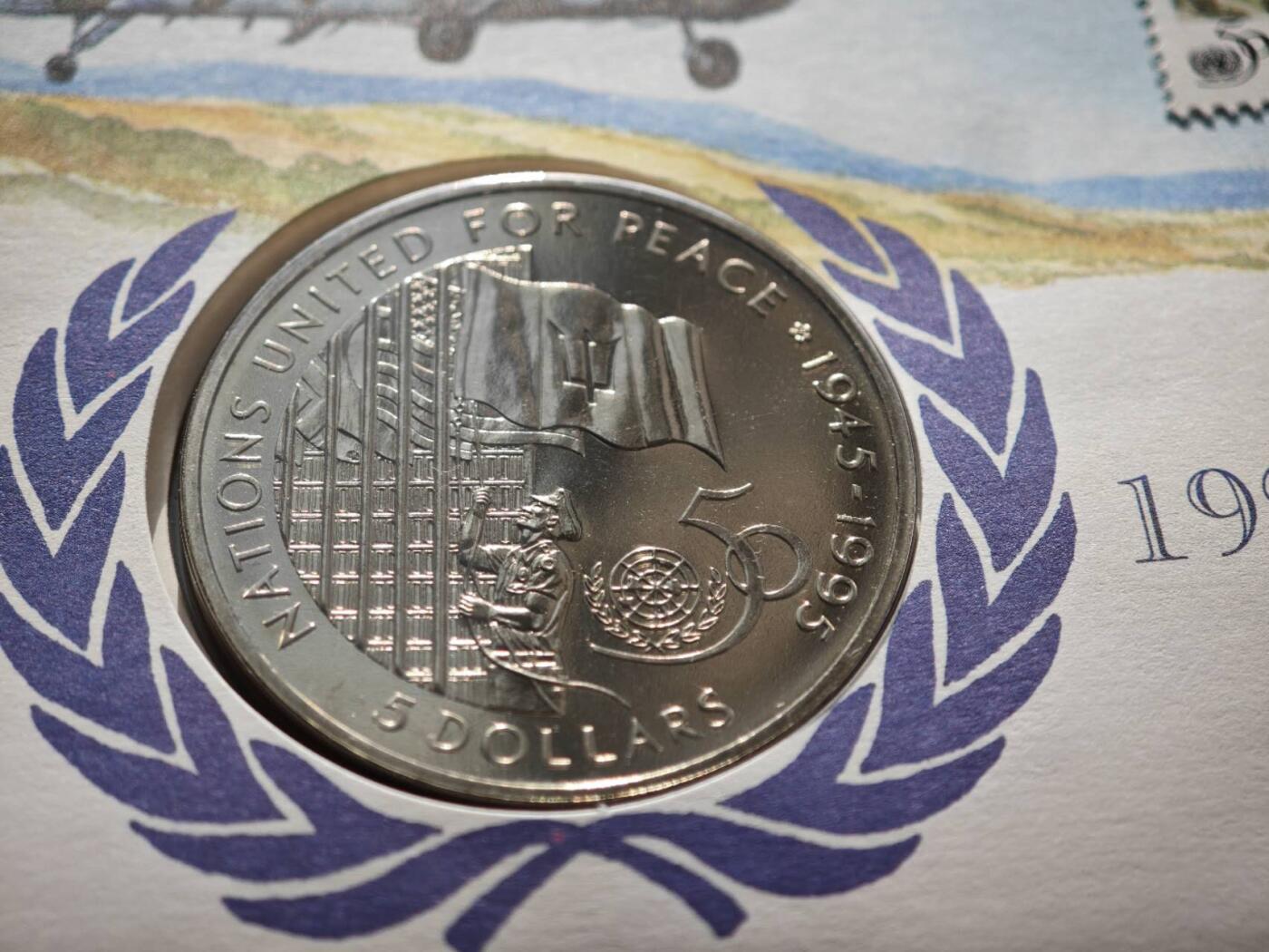 【淘币小摊】限时拍第八百零七拍  克朗币邮币封场  满百包邮可预留两周  周一统一发货   巴巴多斯1995年二战胜利50周年5元纪念币邮币封