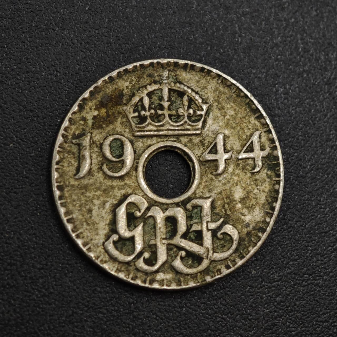 【淘币小摊】实时拍第八百零四拍   散币银币场   满百包邮可预留二周 每周一统一发货   英属几内亚1944年3便士镍币