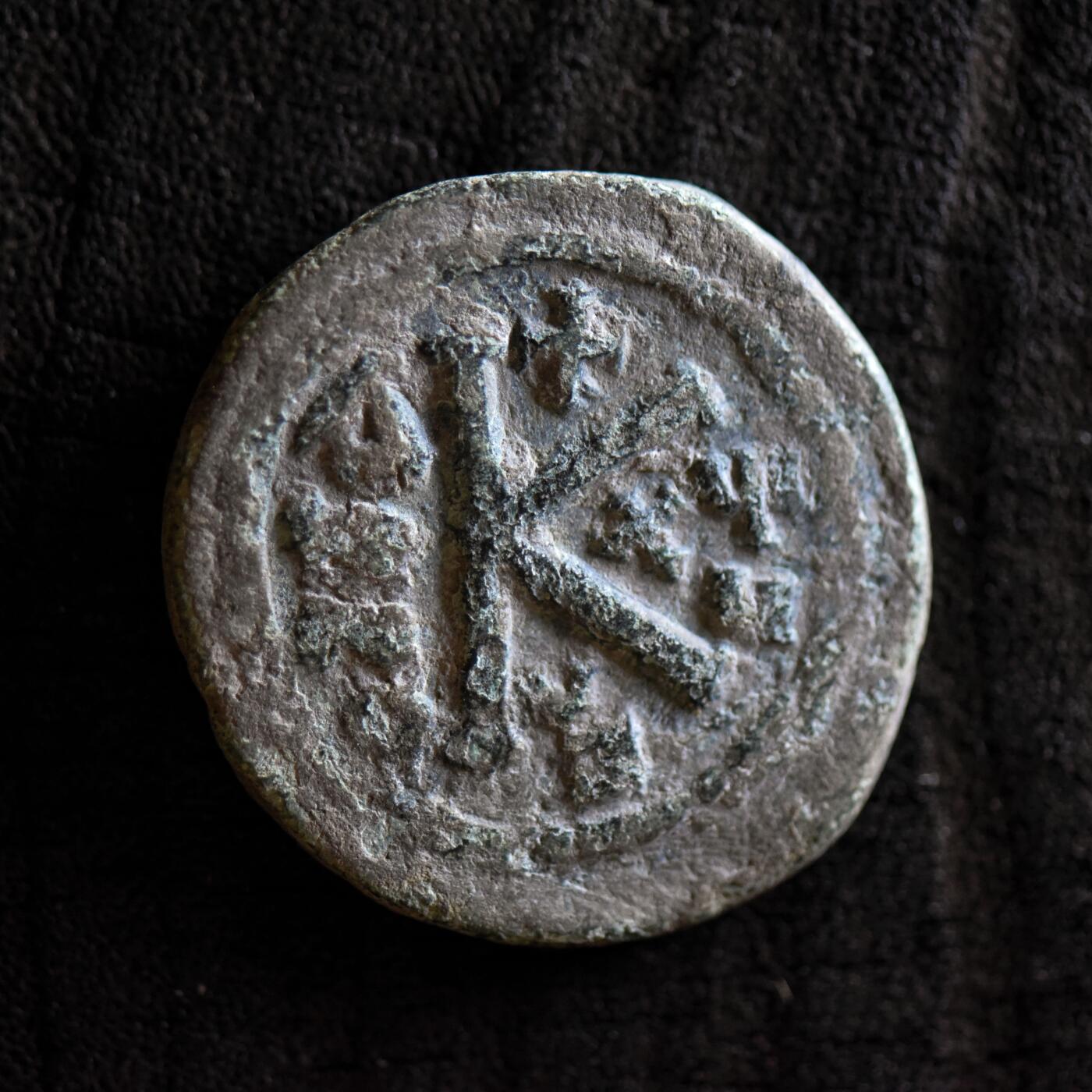 【良泉】第42期【自动场】12月4日晚19.30点开拍！99枚域外古代钱币专场  9.09克，公元545年 【拜占庭】 查士丁尼安一世正面像，在位第18年，20努米，大铜币