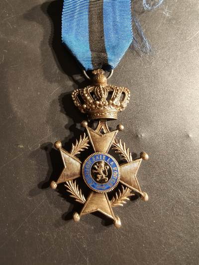 老王徽章第165期 - 比利时骑士级利奥波德二世勋章     二战前单法语版本