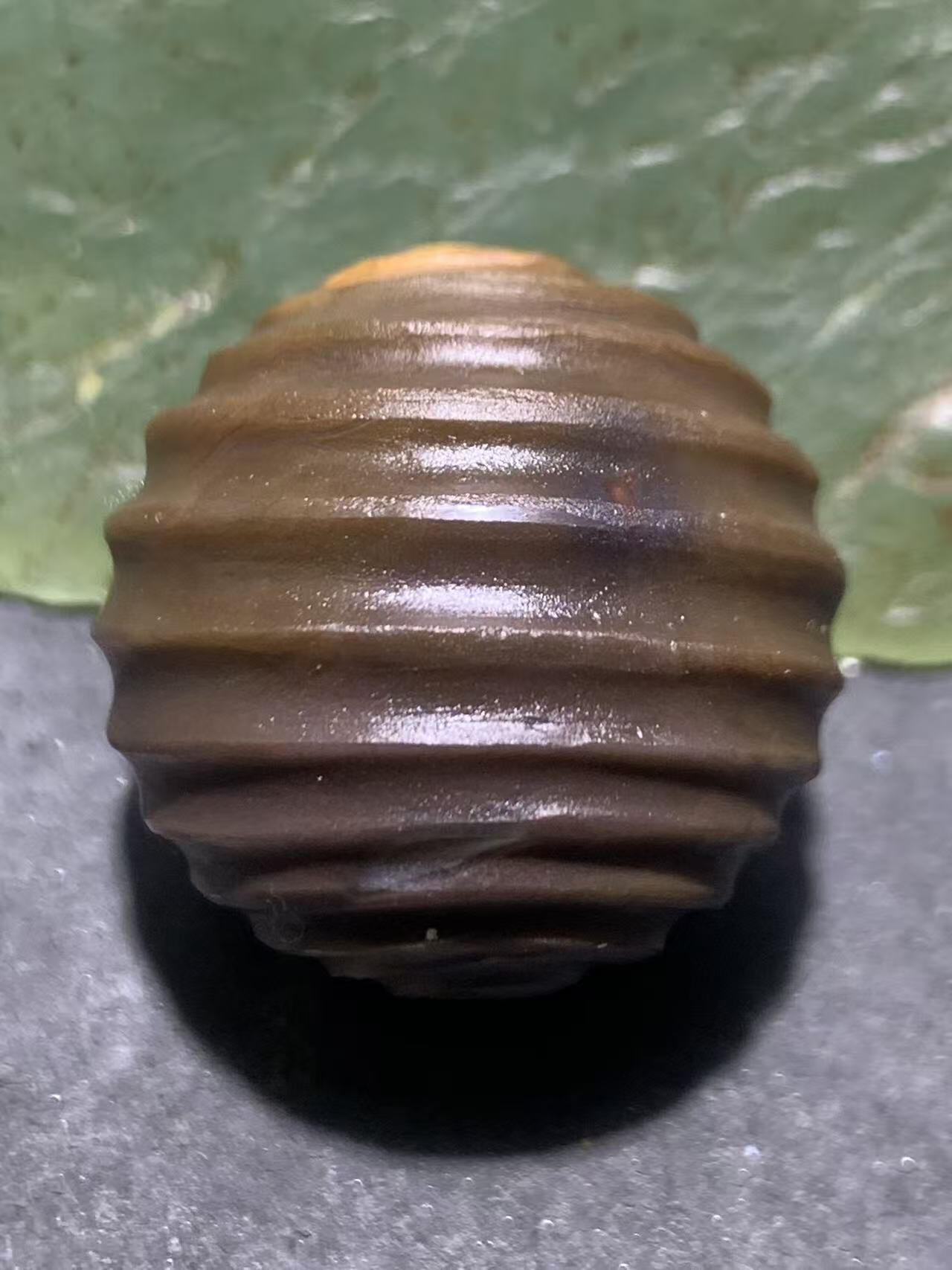 精美亚光战国红玛瑙手工雕刻转纹珠一颗！，