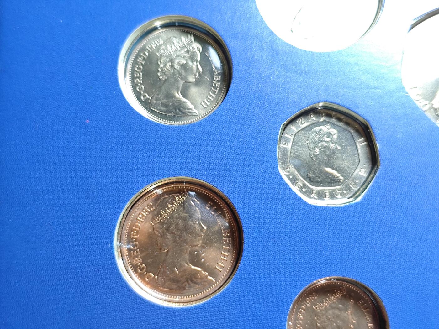 KK钱币收藏小铺 （套币 好品/批量散币 银币）专场  2月预留时间 周末发货   1982英国大小面值清年一套