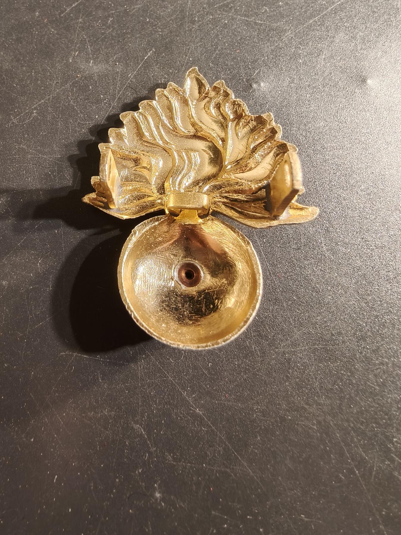 老王徽章第165期 英国皇家燧发枪团帽徽     女王时期 