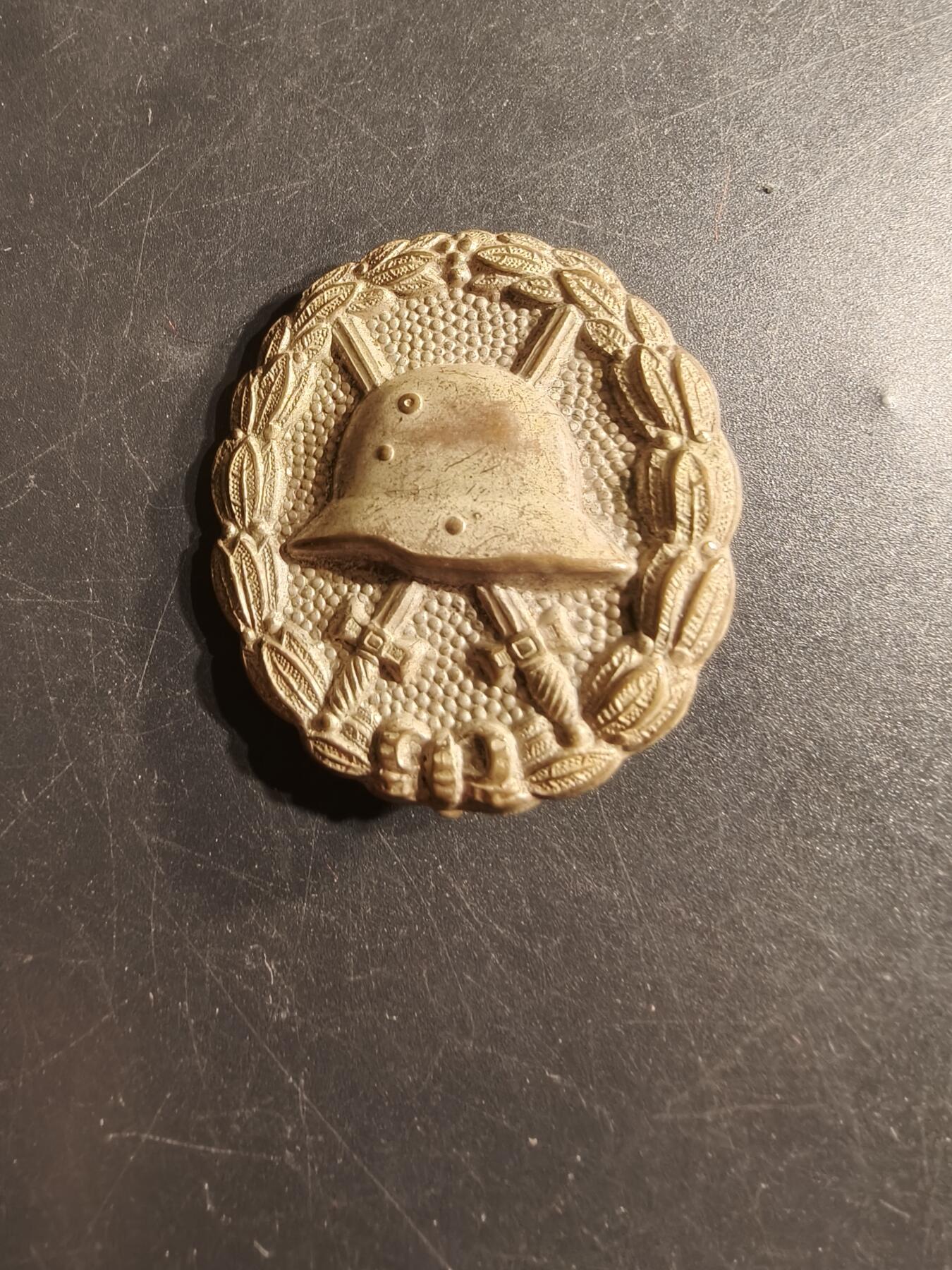 老王徽章第165期 德国一战银战伤奖章    背面有改动