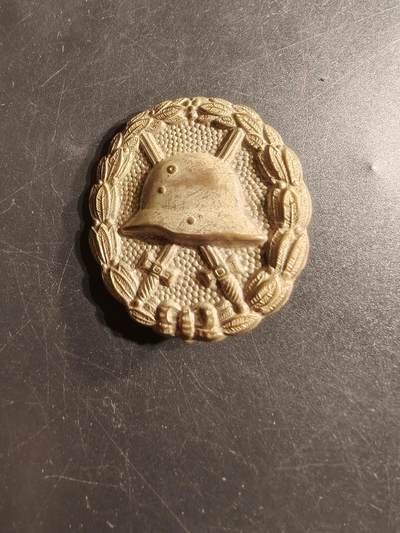 老王徽章第165期 - 德国一战银战伤奖章    背面有改动