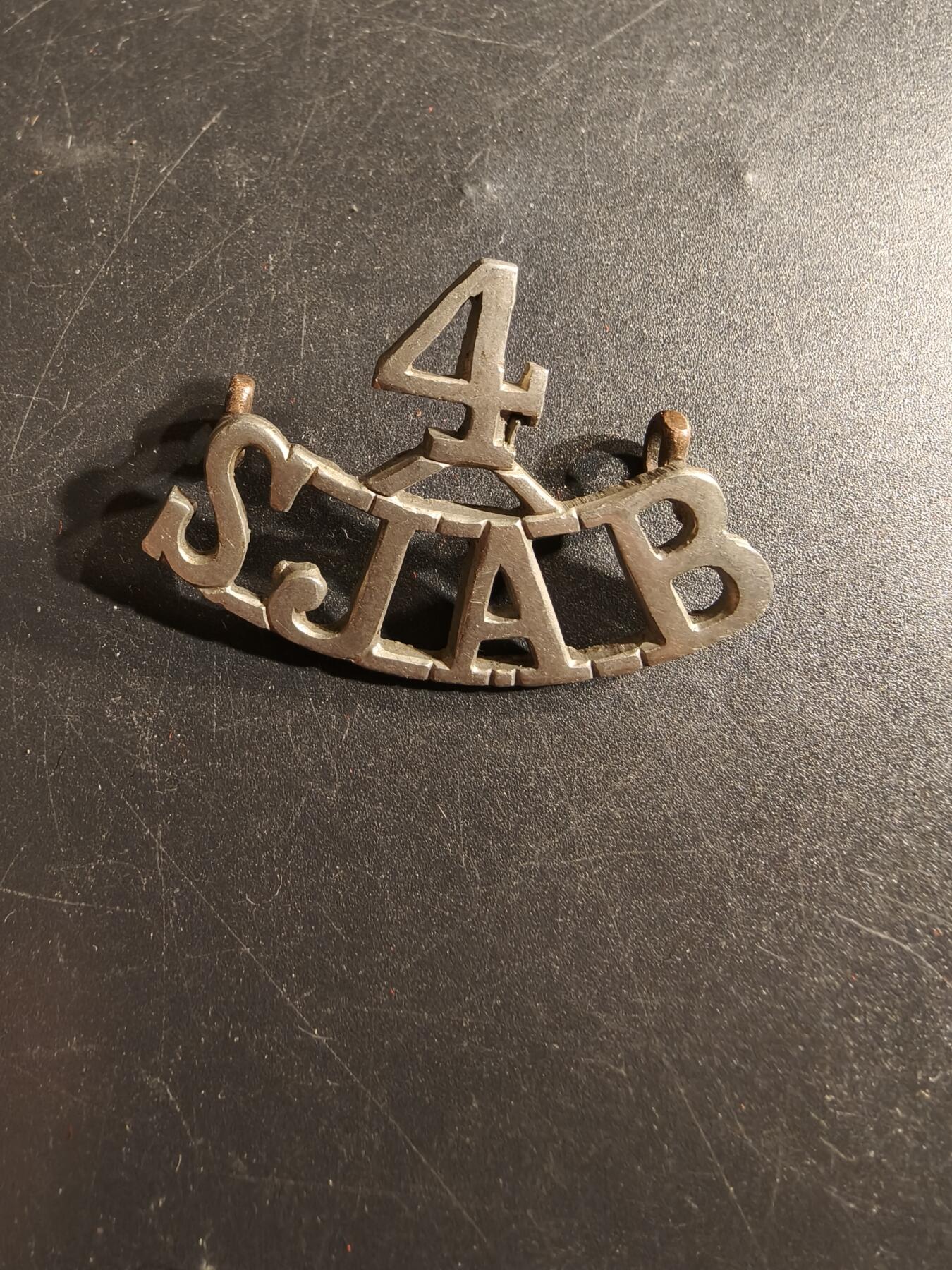 老王徽章第165期  英国第4圣约翰救护队袖章     二战时期