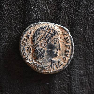 【良泉】第42期【自动场】12月4日晚19.30点开拍！99枚域外古代钱币专场  - 【发丝清晰】公元337-361年【古罗马】君士坦提乌斯二世“士兵军旗”铜币，1.84克