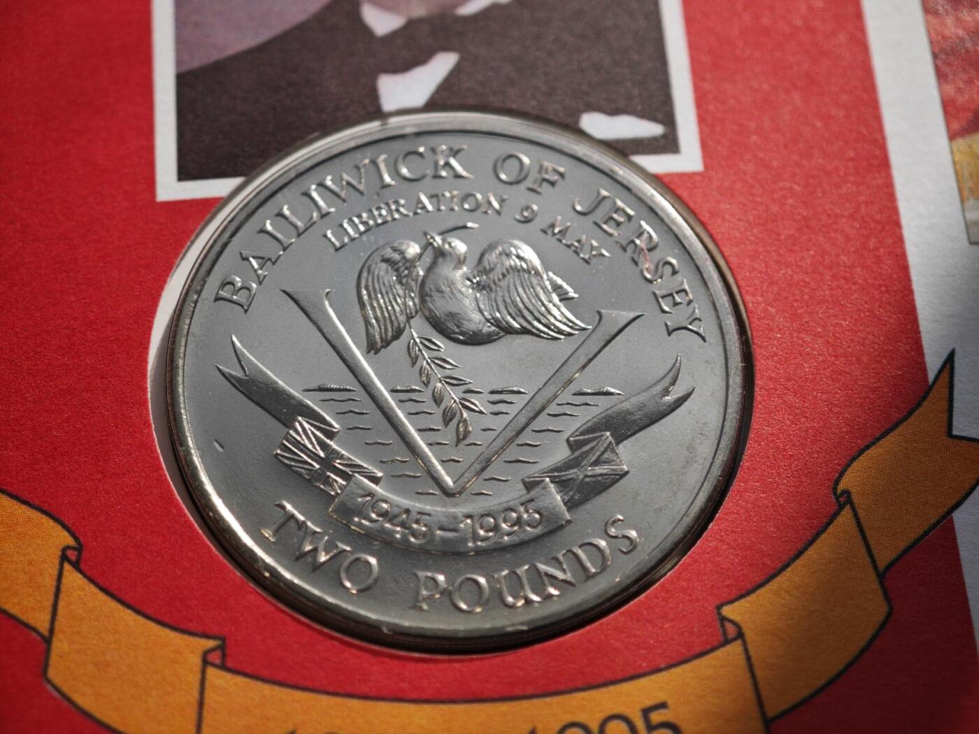 【淘币小摊】限时拍第八百零七拍  克朗币邮币封场  满百包邮可预留两周  周一统一发货    泽西岛1995年二战胜利50周年2镑纪念币邮币封