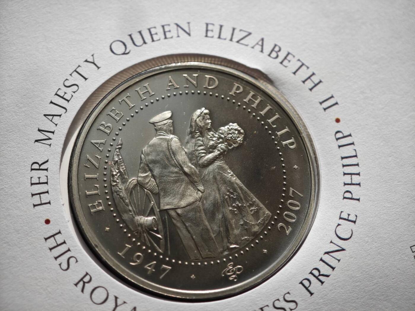 【淘币小摊】限时拍第八百零七拍  克朗币邮币封场  满百包邮可预留两周  周一统一发货   库克群岛2007年女王大婚钻禧1元纪念币邮币封