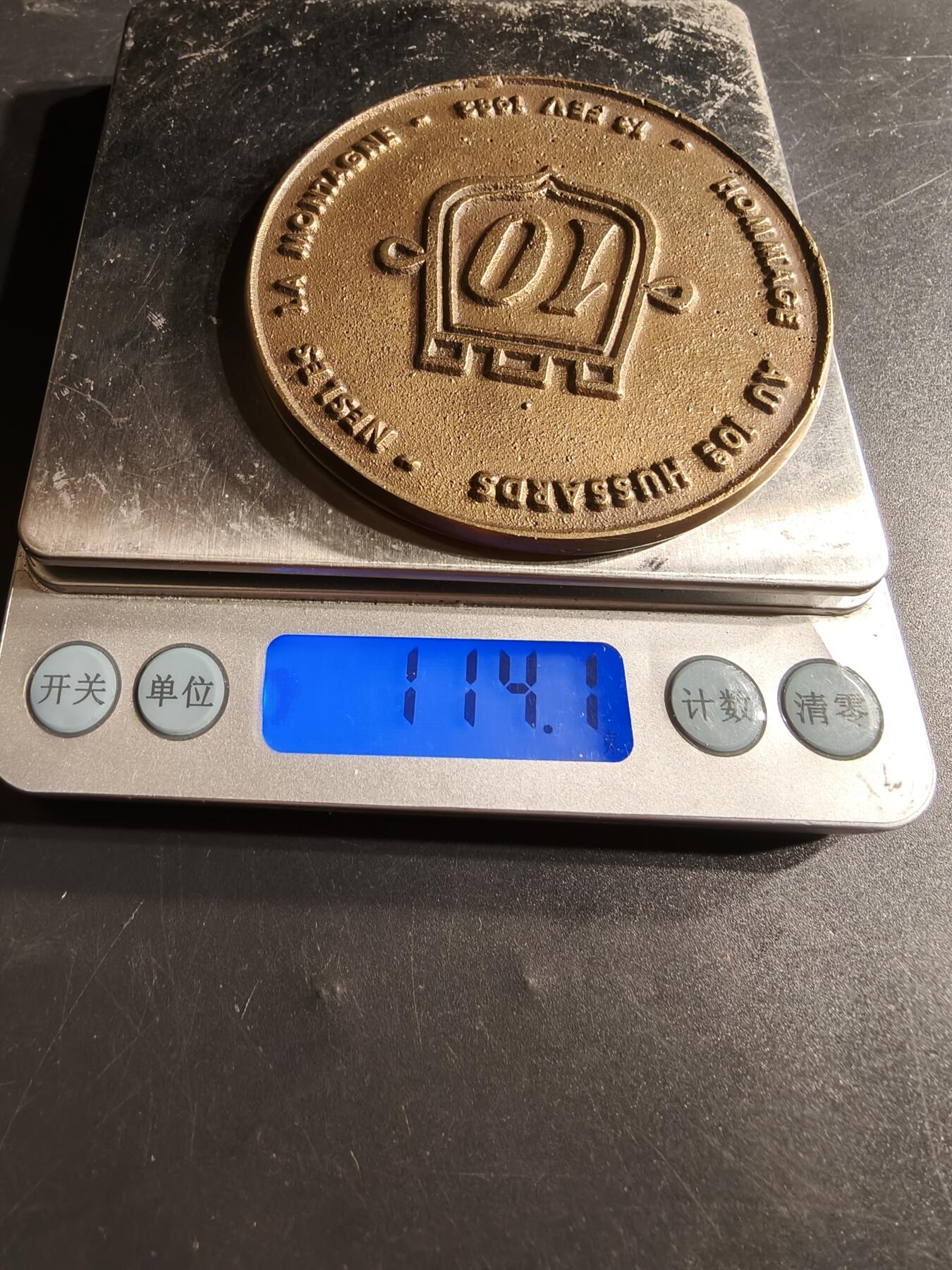 老王徽章第165期 法国纪念拿破仑1814战役纪念章    直径74mm.    重量114.1g