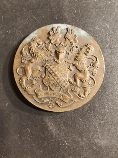 老王徽章第165期 -  法国斯特拉斯堡圣母大教堂大铜章     直径49mm.   重量43g