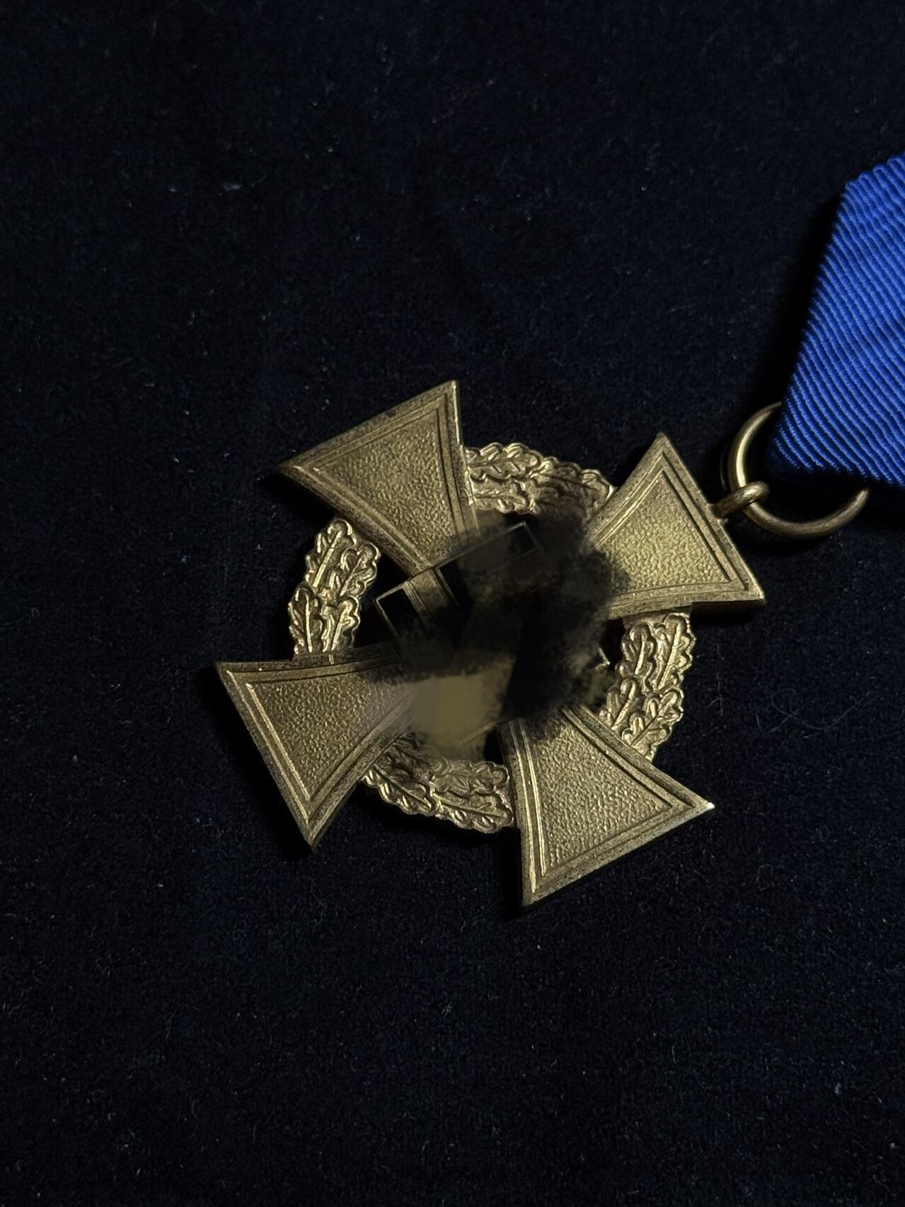 戎马世界章牌大赏第108期 铭记历史！德国二战公务员40年服务勋章