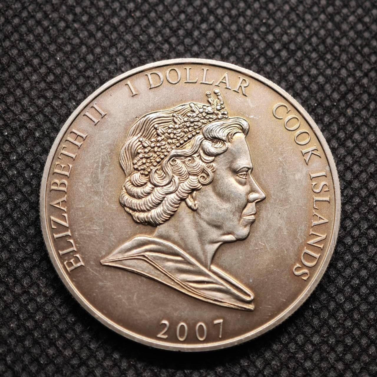 【淘币小摊】限时拍第八百零七拍  克朗币邮币封场  满百包邮可预留两周  周一统一发货    库克群岛2007年女王大婚60周年1元纪念币