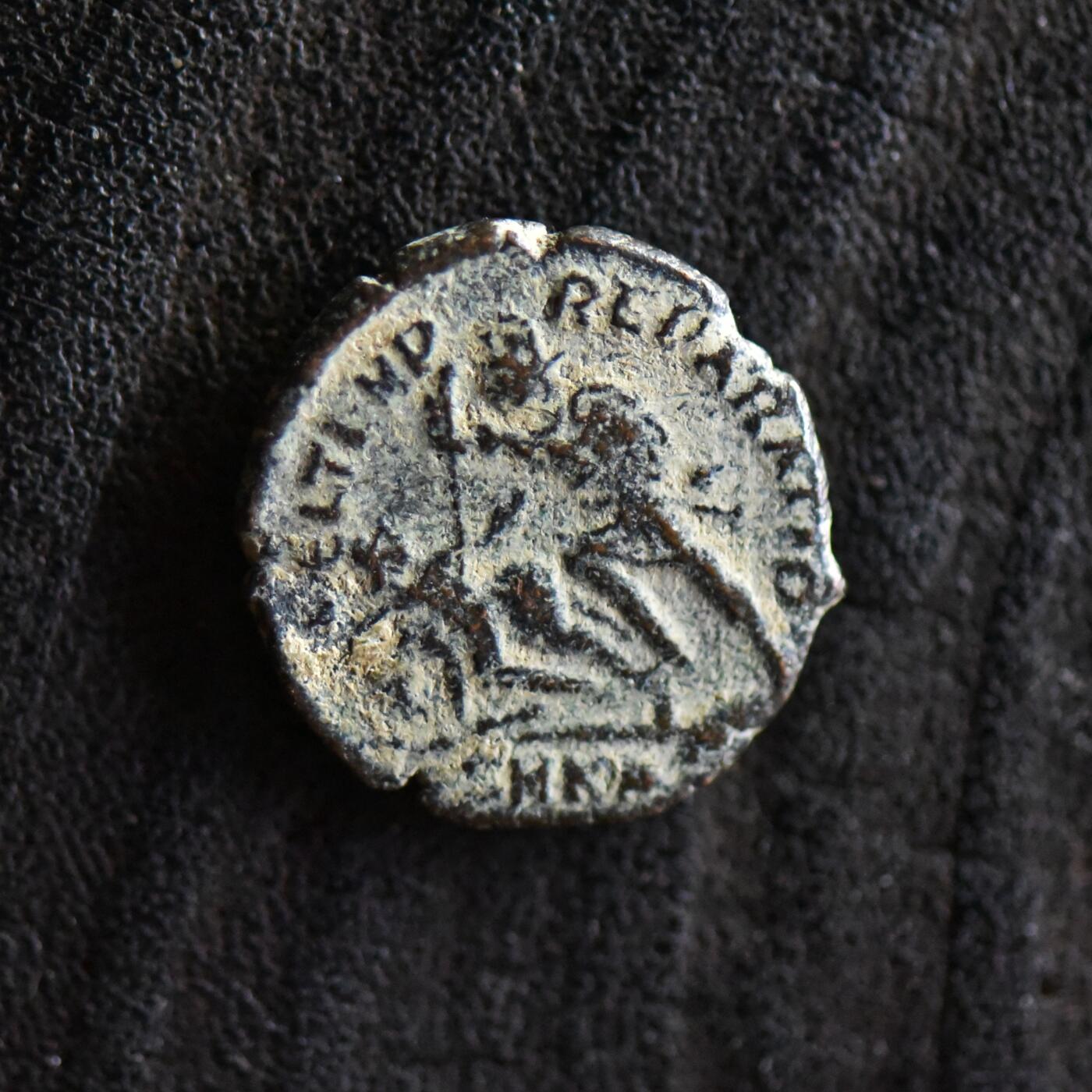 【良泉】第42期【自动场】12月4日晚19.30点开拍！99枚域外古代钱币专场  公元337-361年，古罗马帝国，君士坦提乌斯二世“重现幸福时光”铜币，2.77克